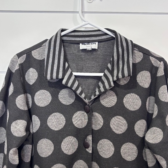 Motion made in Canada black and grey polka dot swing style button up cardigan - Picture 2 of 15